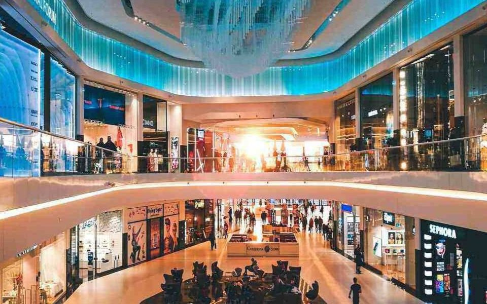 Shopping Mall with audio visual solution for retail